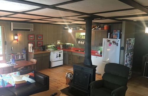 Grey Highlands Cabaña | Four Season Waterfront Cottage on Lake Eugenia