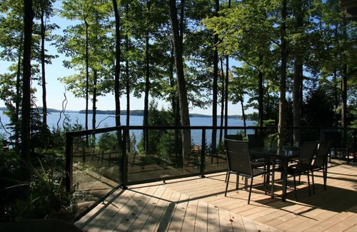 Grey Highlands Cabaña | Four Season Waterfront Cottage on Lake Eugenia