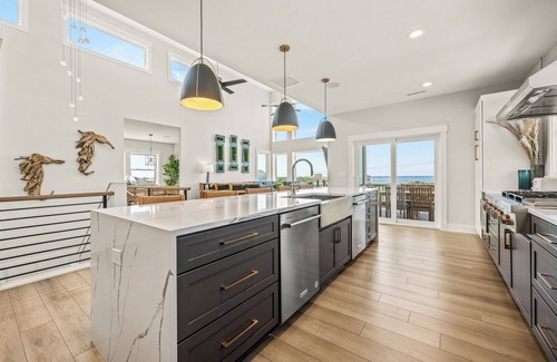 Hatteras Casa | Four Seasons 11 Bedroom Oceanfront and Soundfront Home in Hatteras