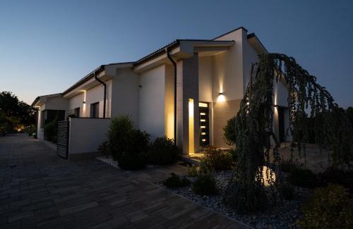 Nyiregyhaza Villa | Four Seasons Luxory Vendégház