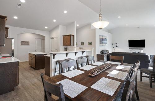 Oregon Water Wonderland Casa | Four Seasons Retreat