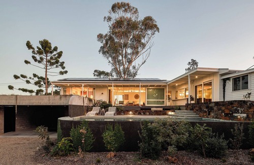 Crabbes Creek Casa | Four Winds! Architecturally renovated & designed with Pool and Panoramic Views