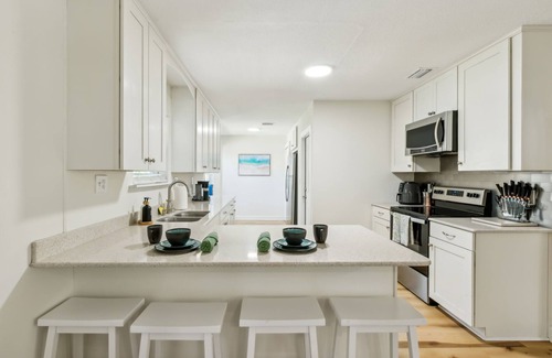 Isle of Palms Casa | Fox Hollow Peaceful Fruit Forest Getaway. Four bedrooms, two bathrooms