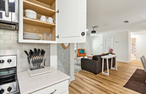 Isle of Palms Casa | Fox Hollow Peaceful Fruit Forest Getaway. Four bedrooms, two bathrooms