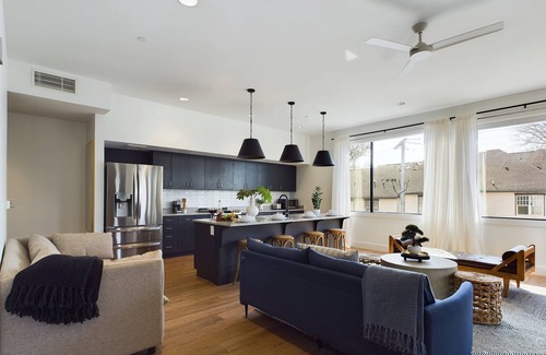 Historic Waverly Casa | Fox On The Run-Private Balcony-12 South