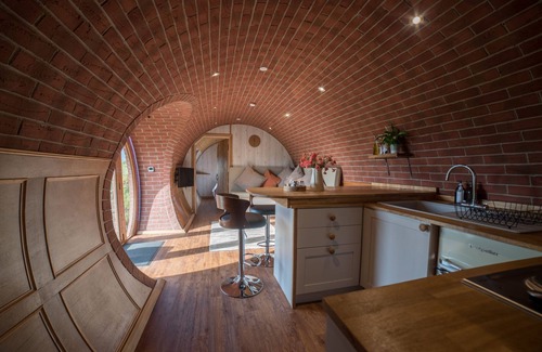 Rhayader Cabina | Foxes View Underground House