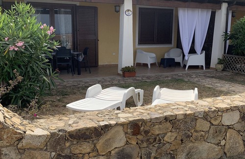 Tertenia Condominio | Villa con piscina con vistas al mar.