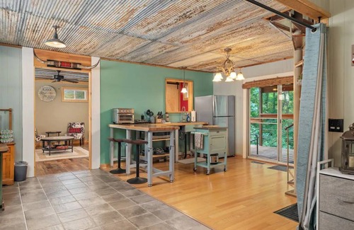 Baxter Cabina | Foxtrot Retreat by Center Hill Lake