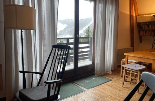 Besse-et-Saint-Anastaise Chalet De Esquí | Chalet de montaña con balcón, cerca de las pistas y del centro