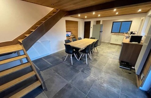 Besse-et-Saint-Anastaise Chalet De Esquí | Chalet renovado para 12 personas en Super Besse