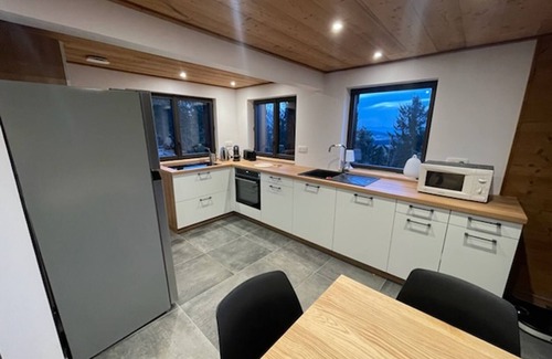 Besse-et-Saint-Anastaise Chalet De Esquí | Chalet renovado para 12 personas en Super Besse