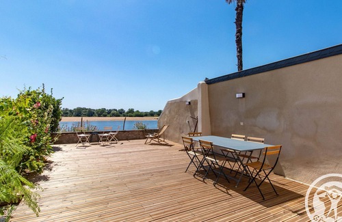 Ingrandes-Le Fresne sur Loire Cabaña | Casa Auténtica de 3 Niveles con Terraza y Vista al Loira