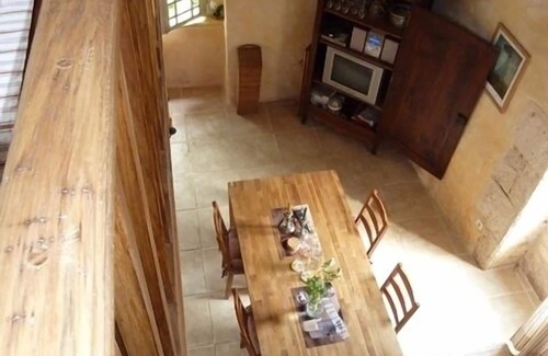 La Rochebeaucourt-et-Argentine Casa | Encantadora casa de piedra del siglo 19 con jardín de flores y vallada