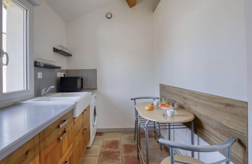 Le Beausset Apartamento | La Mirapelle 2 by Interhome
