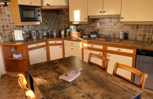 Saint-Geniez-d'Olt Apartamento | Cozy apartment with magnificent view