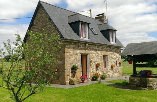 Saint-Georges-de-Reintembault Casa | Au coin du châtaignier-Casa-Baño en la habitacion-Tradicional-Vista al campo