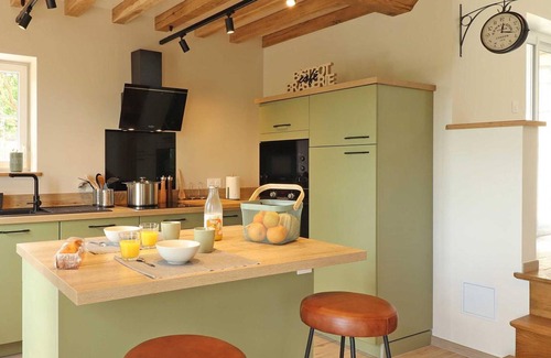 Saint-Germain-de-Clairefeuille Cabaña | Casita con spa, pista de tenis y carga eléctrica