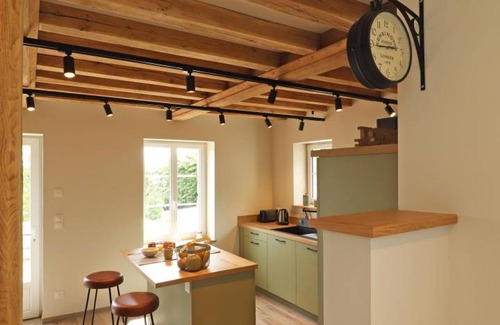 Saint-Germain-de-Clairefeuille Cabaña | Casita con spa, pista de tenis y carga eléctrica