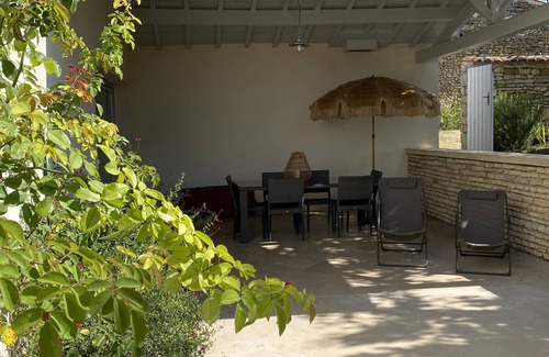 Saint-Hilaire-de-Villefranche Casa | Maison au Calme à la Campagne - Décor Soigné - Pour 6 Personnes