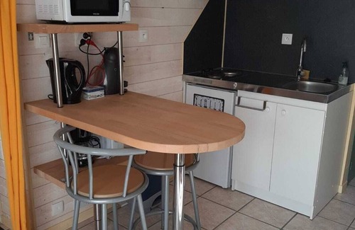 Saint-Malo-des-Trois-Fontaines Casa | Breton getaway in a charming cottage with garden and terrace