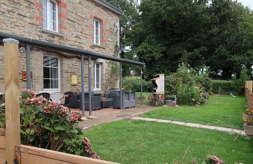 Saint-Malo-des-Trois-Fontaines Casa | Casa / villa - Saint Malo de los Trois Fonntaine