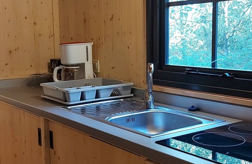 Saint-Pierre-des-Echaubrognes Cabina | Cap Town cabin in the forest