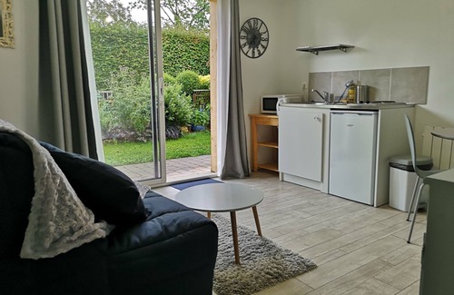 Saint-Sylvestre-de-Cormeilles Cama Y Desayuno | Maya, independent guest studio with kitchenette