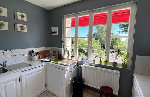 Sorges-et-Ligueux-en-Perigord Villa | Villa with swimming pool and a vast landscaped park. For 6 to 13 travelers.
