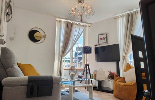 Villedieu-les-Poeles Apartamento | L'Écrin 1-bedroom apartment