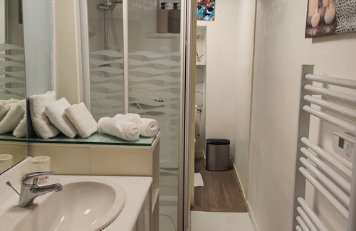 Villedieu-les-Poeles Apartamento | L'Écrin 1-bedroom apartment