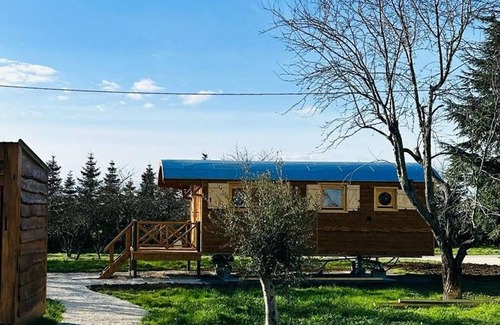 Faverolles Cabaña | Caravana auténtica con piscina climatizada y desayuno incluido