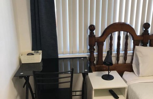 Doonside Casa | Fragrant Home-68C one king single bed aircon Room