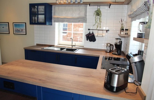 Eilsum Casa | Framheim - 100qm Luxus-ferienhaus für 7 Personen Direkt am Wasser bei Greetsiel!