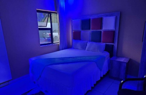 Emfuleni Cama Y Desayuno | Francos guest lodge accommodation