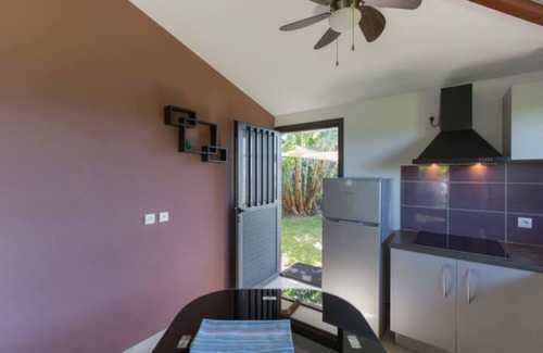 Grande Anse Chalet De Esquí | Frangipani house, quiet garden and SPA