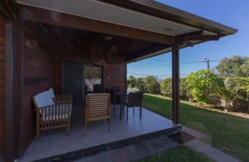 Grande Anse Chalet De Esquí | Frangipani house, quiet garden and SPA