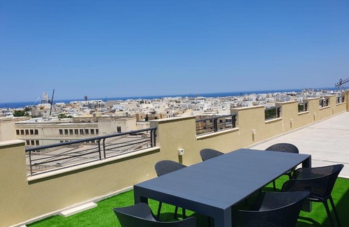 San Gwann Apartamento | Frank's 350 Sqm Churchill Penthouse