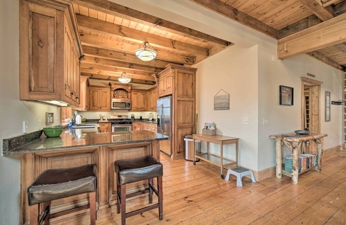 Franklin Cabina | Franklin Cabin w/ Hot Tub + Pool Table!
