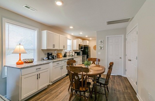 Clarksville Casa | Franklin Haven by Johnathan (1010 Franklin, #A)