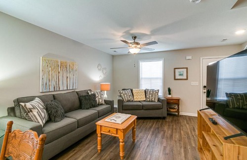 Clarksville Casa | Franklin Haven by Johnathan (1010 Franklin, #B)