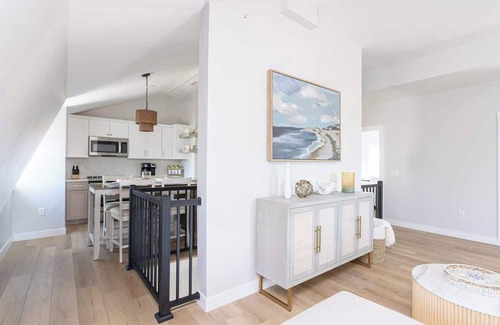 Yachting Village Casa | Franklin Street Suite by STAY Newport