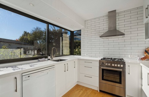 Kelvin Heights Casa | Frankton Favourite - Queenstown Holiday Home