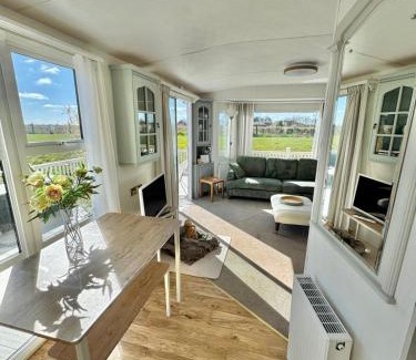 Anderby Creek Chalet De Esquí | Fraunie's Beach House Anderby Creek - Dog friendly