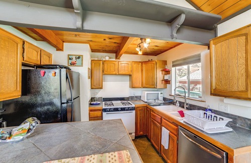 Frazier Park Cabina | Frazier Park Cabin w/ Ping-Pong Table, Near Trails