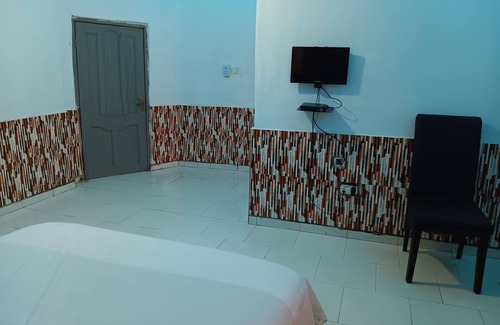 Sunyani Cama Y Desayuno | FRBK GUEST HOUSE SUNYANII