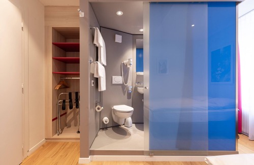 Center Casa | Fred Guest House Hauptbahnhof - Mobile Check-in