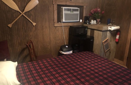 Flat Rock Cabina | Fred's Bungalow: Cabaña