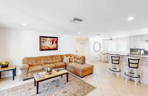 Palm Desert Casa | Fred Waring Dreams