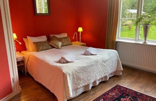 Axvall Casa | Fredriksons Vilt, Vin & Pensionat