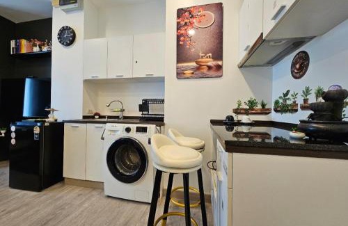 Khlong Ton Sai Apartamento | Free Airport Pick Up ! 12th Floor Cozy Studio Room, 5 mins walk to IconSiam & BTS